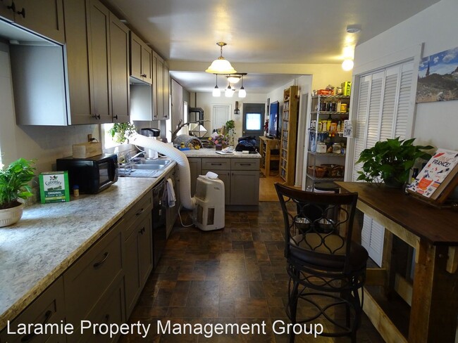 Foto del edificio - 2 br, 1 bath House - 811 S 23rd St