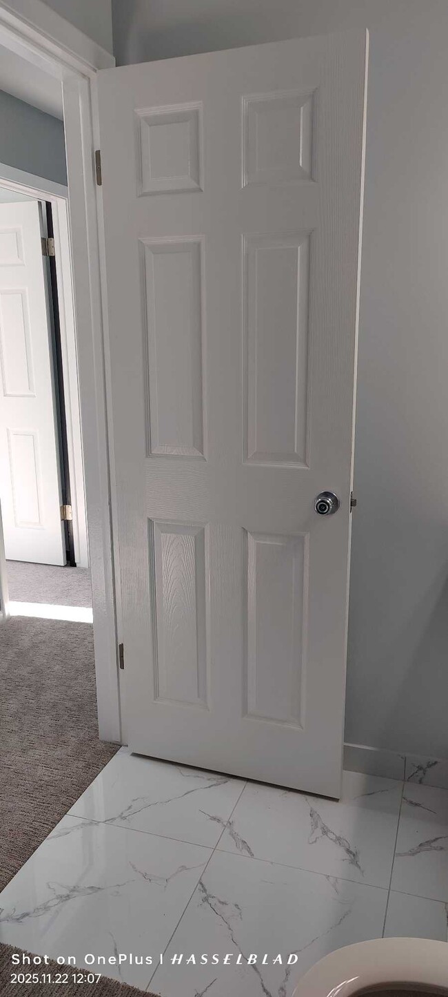 Building Photo - 1095 Green Meadows Dr