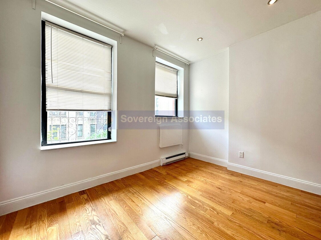 Foto principal - 109 West 105th Street