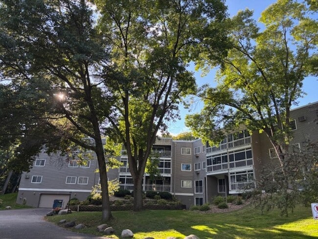 Building Photo - Great 1 BR/1 BA Condo in the Heart of Litt...