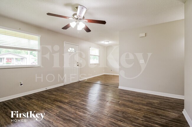 Building Photo - 7742 Club Duclay Dr