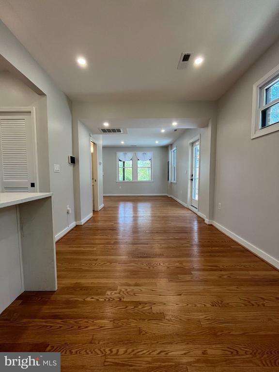 Foto del edificio - 327 Whittier St NW