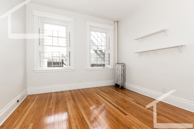 Building Photo - No Brokers Fe, No Security Deposit, Heat H...