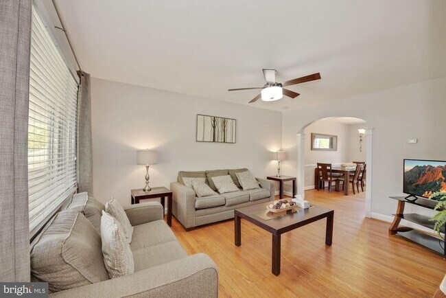 Foto del edificio - 843 Crittenden St NE