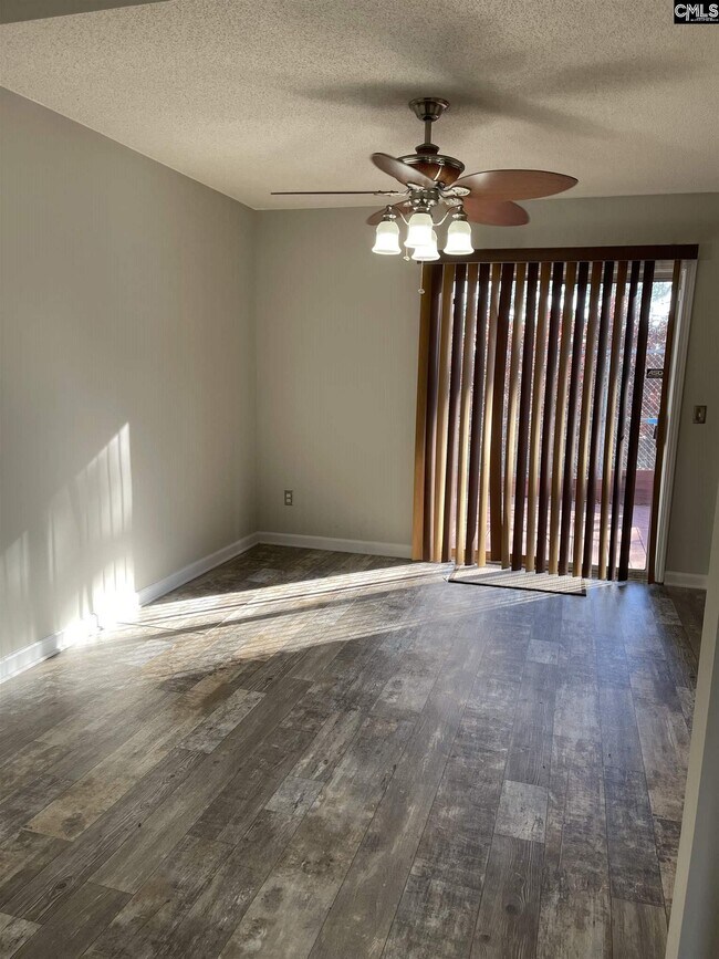 Foto del edificio - 553 Summit Terrace Ct