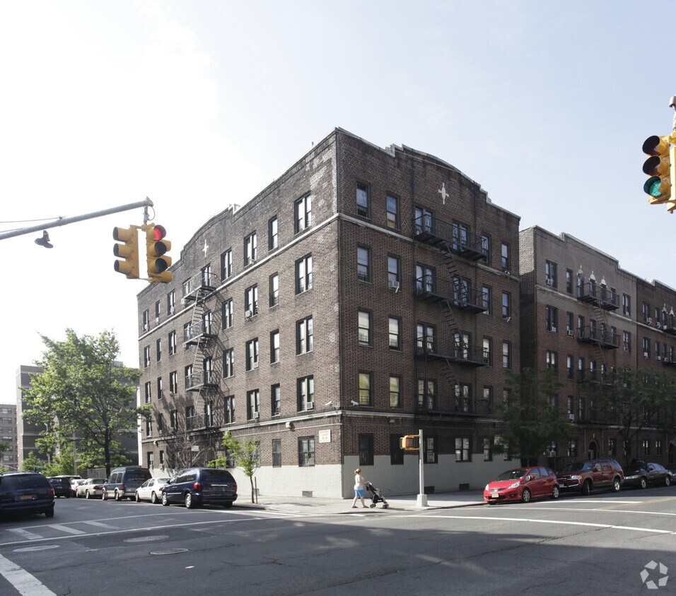 Primary Photo - 530 W 186th St