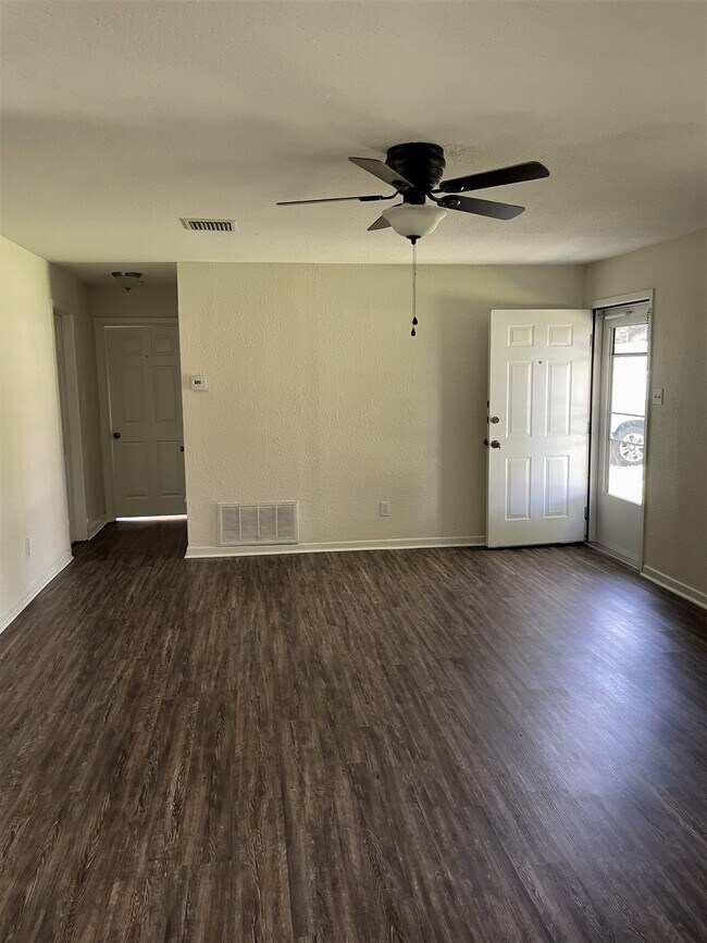 Foto del edificio - 1106 N Allen St