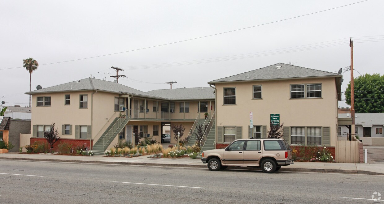Primary Photo - 811 S Glenoaks Blvd