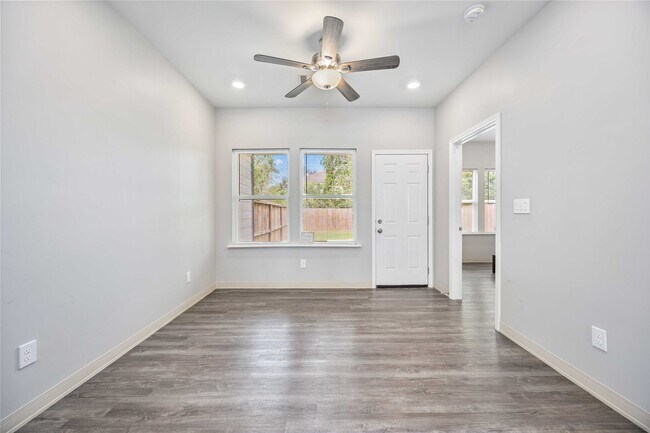 Foto del edificio - 8009 Sterlingshire St