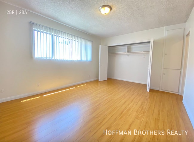 Building Photo - 319 S Clark Dr