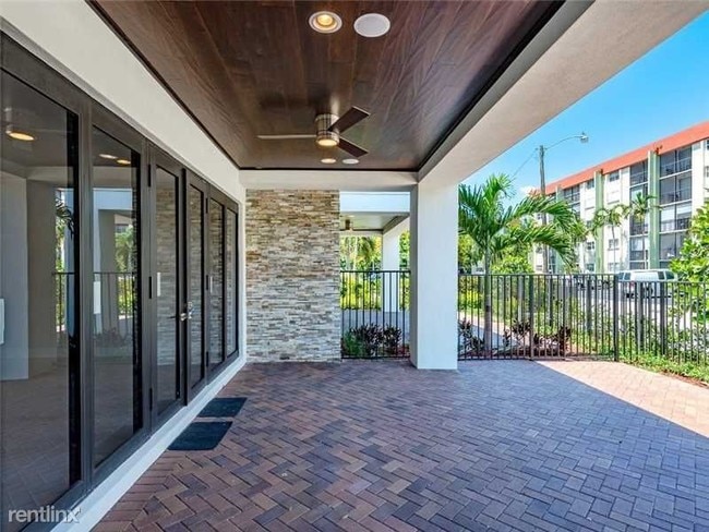 Building Photo - 5450 NE 25th Ave