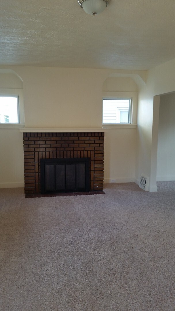 Building Photo - 1711 Ardoyne Ave