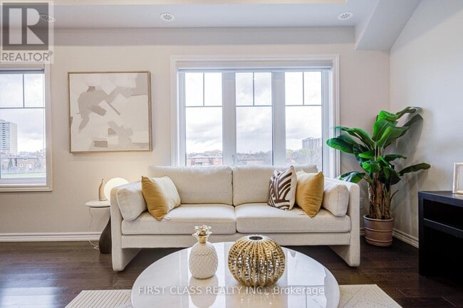 Building Photo - 13 Eaton Park Ln