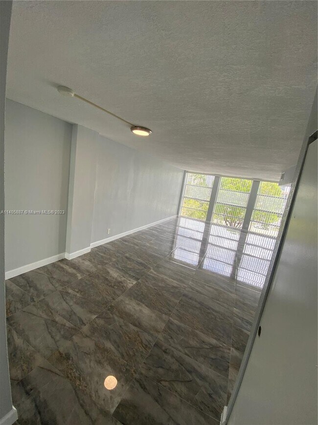 Foto del edificio - 2101 Atlantic Shores Blvd