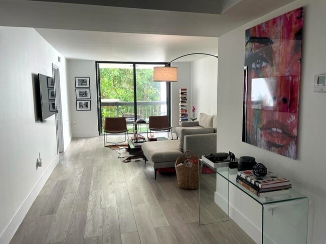 Building Photo - 2333 Brickell Ave