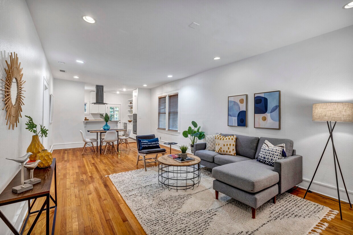 Open floorplan with hardwood floors - 1303 S 6th St