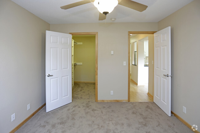 1HAB, 1BA - 790 ft² - Lakewood Hills Apartments