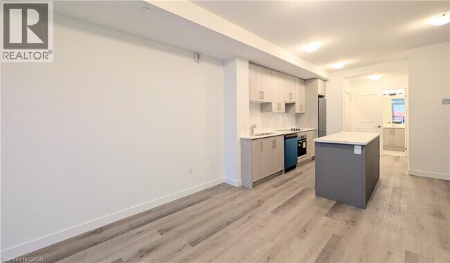 Photo du bâtiment - 461 Green Rd