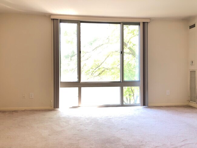 GK-17 - 950 25th St NW