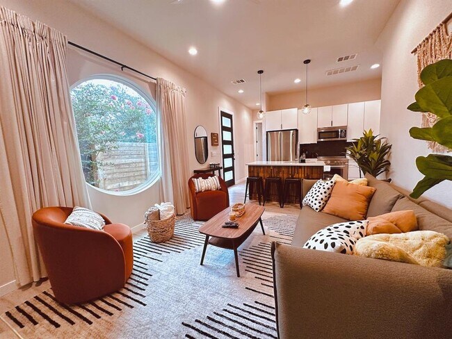 Foto del edificio - 4706 Sylvandale Dr