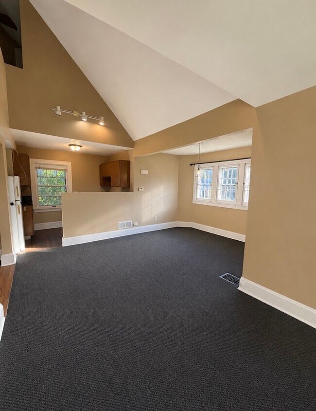 Building Photo - 117 Westmoreland Terrace