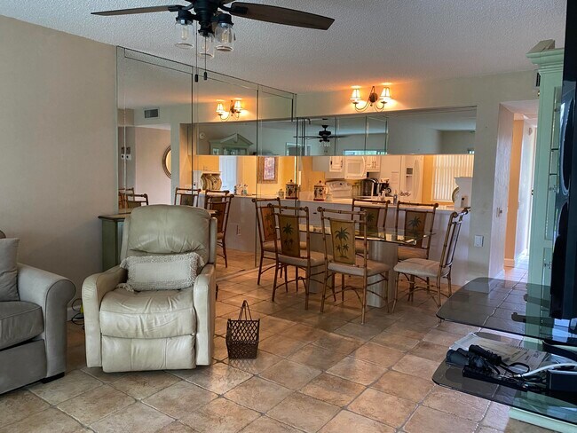 Building Photo - 2703 Nassau Bend