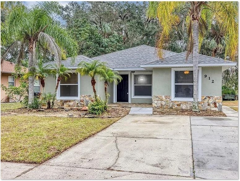Foto principal - 912 Enterprise Ave