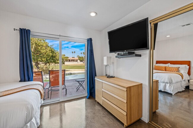 Building Photo - 79850 Fiesta Dr