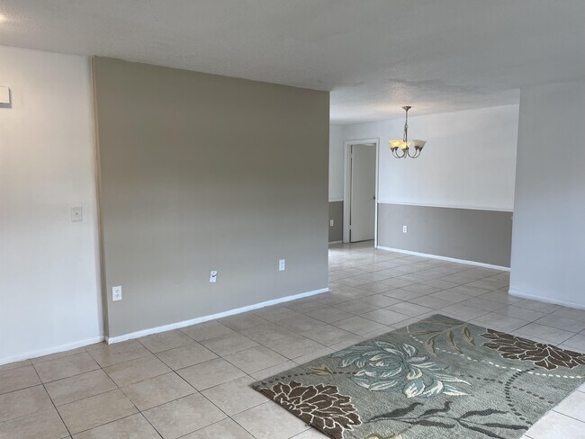 Building Photo - 4235 S Beneva Rd