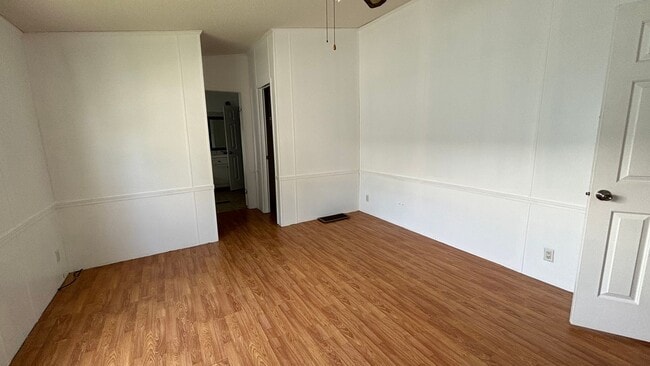 Building Photo - Alta Vista Dr