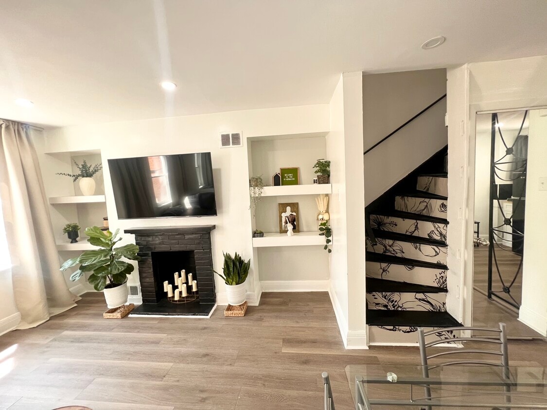 Living room Area lvl 2 - 1233 Saint James St