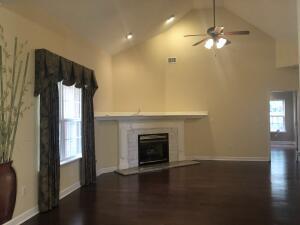 Building Photo - 1050 Hampstead Pl