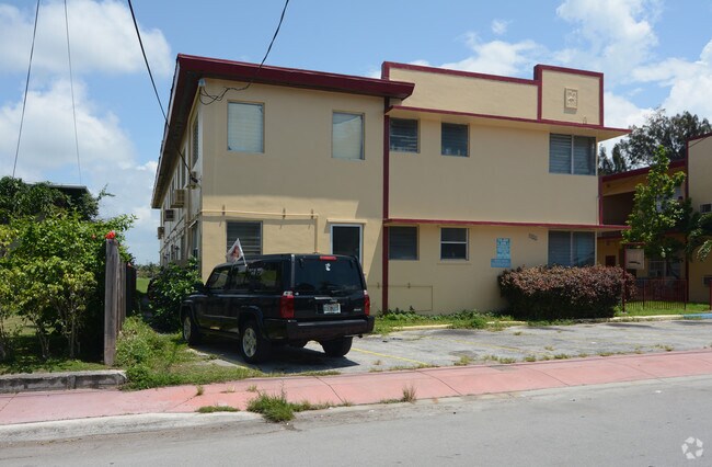 Building Photo - 315 S Shore Dr