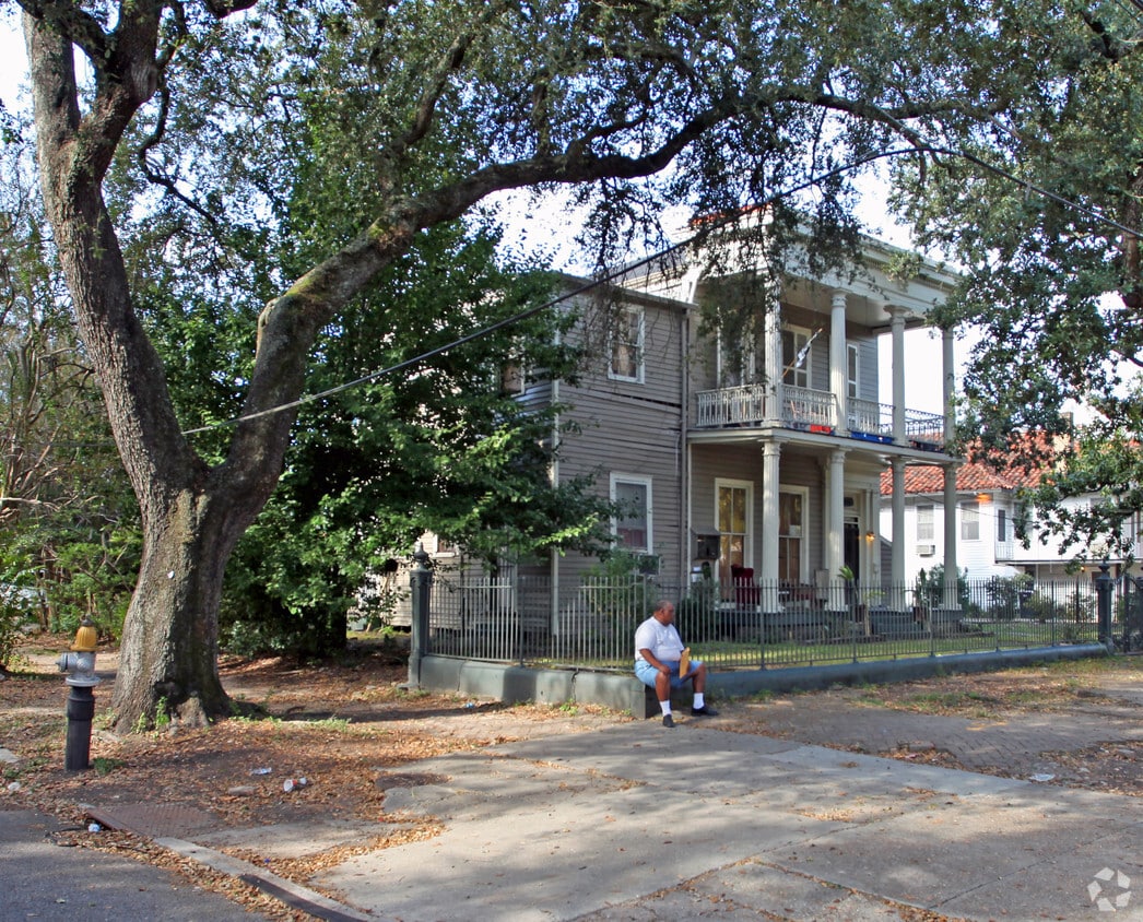 Primary Photo - 2504 Esplanade Ave