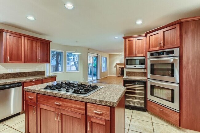 Building Photo - 11422 French Glen Ct, Wilsonville, OR, 97070