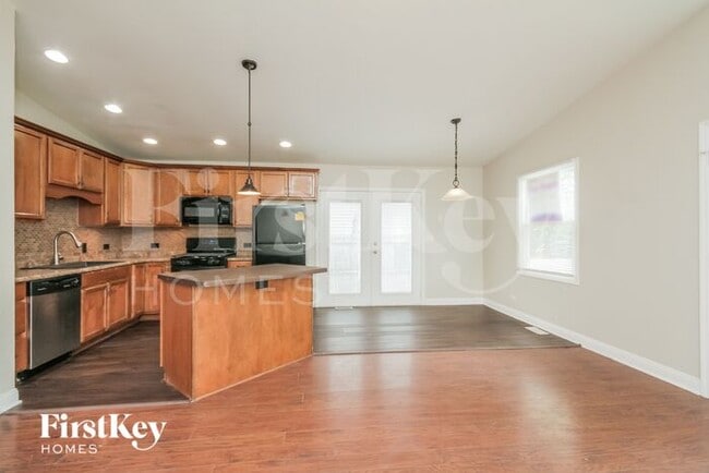 Building Photo - 1409 Chestnut Dr