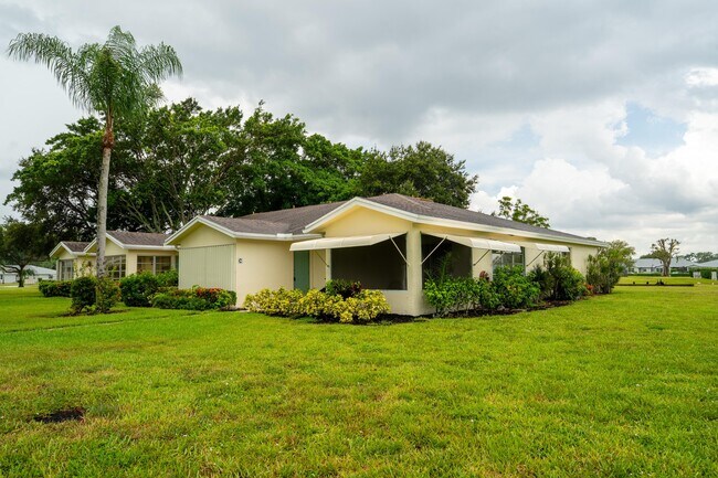 Foto del edificio - 14339 Canalview Dr