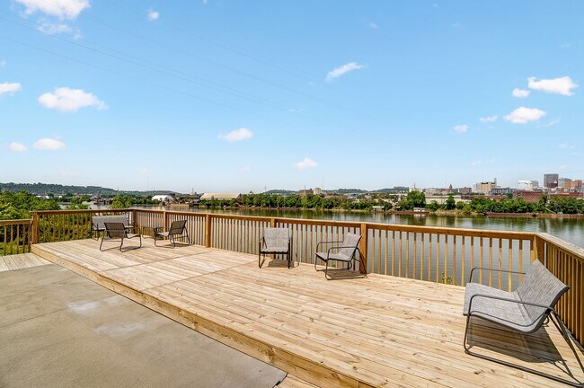 Interior Photo - CitiView ~ On the River
