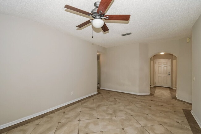 Building Photo - 12710 Dunns View Dr