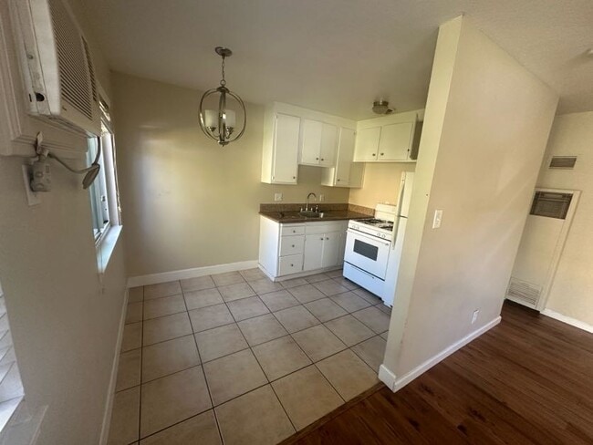 Building Photo - Birchwood Meadows