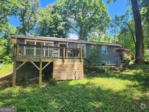 Building Photo - 3220 Memorial Dr