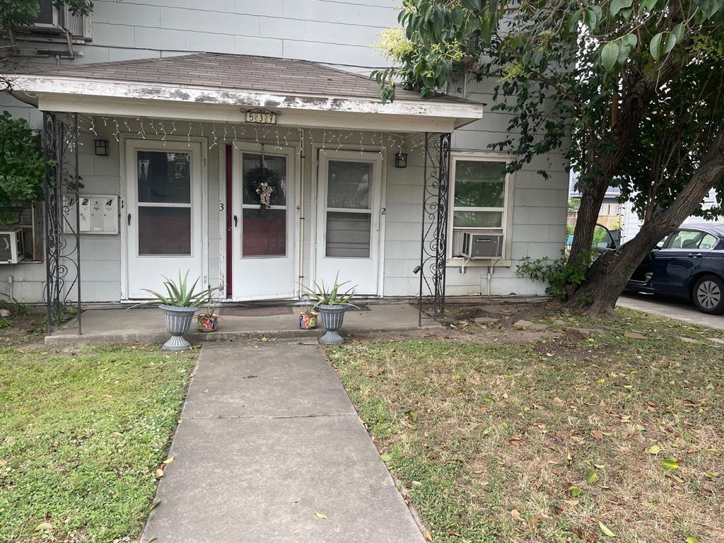 Primary Photo - 537 Studewood St