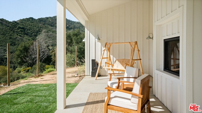 Building Photo - 26255 Piuma Rd