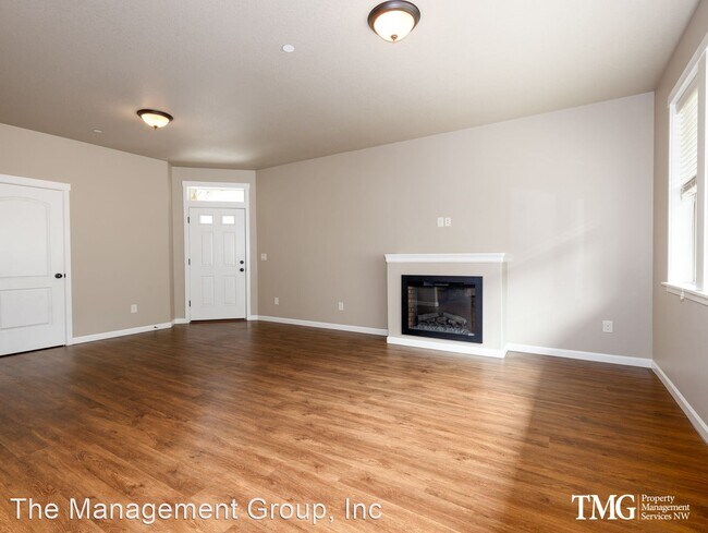 Building Photo - 2 br, 2 bath House - 8227 NE 20th Street