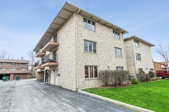 Building Photo - 9532 Minnick Ave