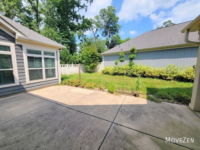Building Photo - 8011 Parknoll Dr