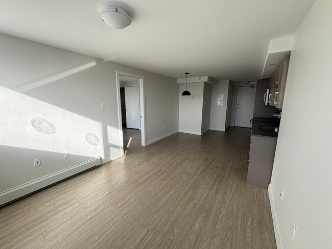 Photo du bâtiment - 5633-5633 Fenwick St