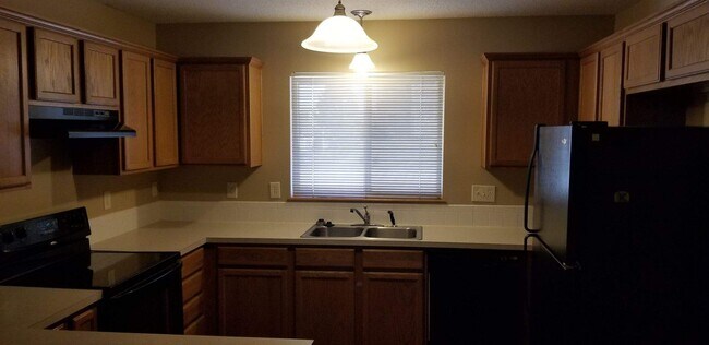 Foto del edificio - 728 Highland Ridge Dr