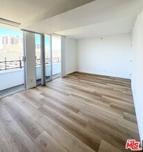 Building Photo - 10390 Wilshire Blvd