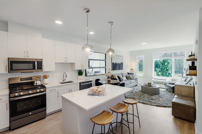 Building Photo - SKG Living at River Park in Union